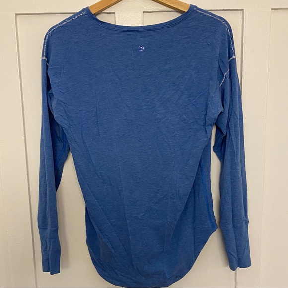 Lululemon long sleeve shirt - Picture 2 of 8